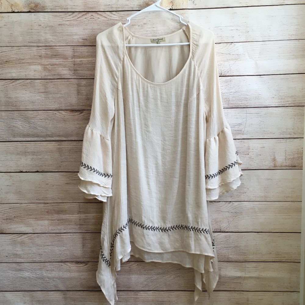 ‎OH! GUSSIE BOHO EMBROIDERED TOP IN CREAM